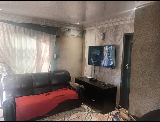 3 BEDROOM FREEHOLD FOR SALE IN WINDMILL PARK